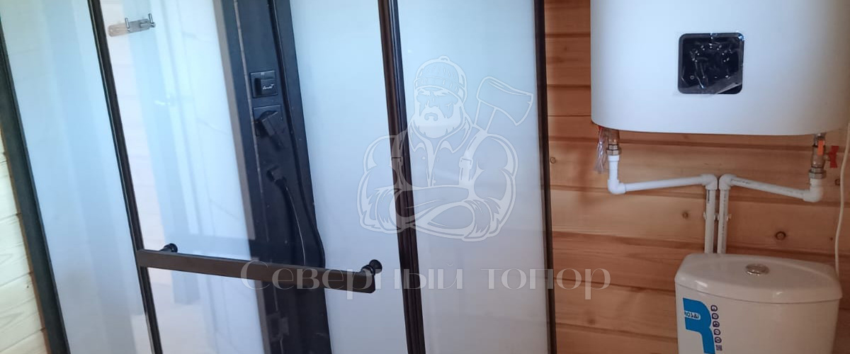 Особенности и подбор материалов для ванной в доме из бруса